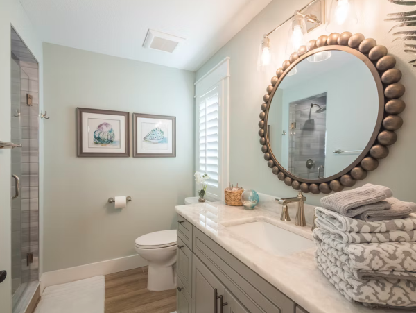 Luxurious 4-Bedroom Waterfront Villa in Holmes Beach